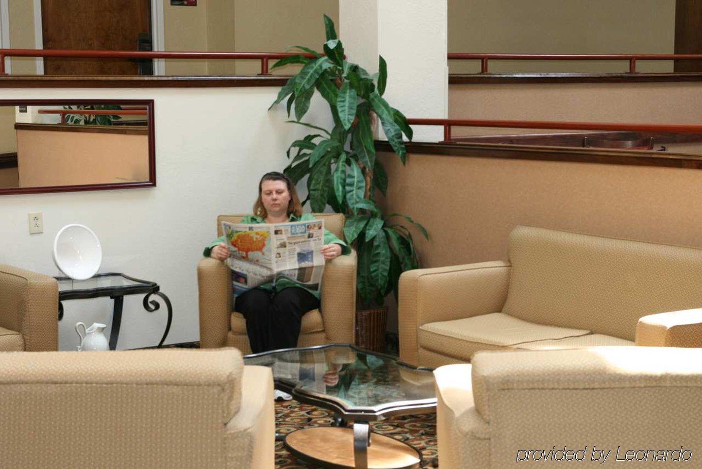 Hampton Inn Картърсвил Интериор снимка