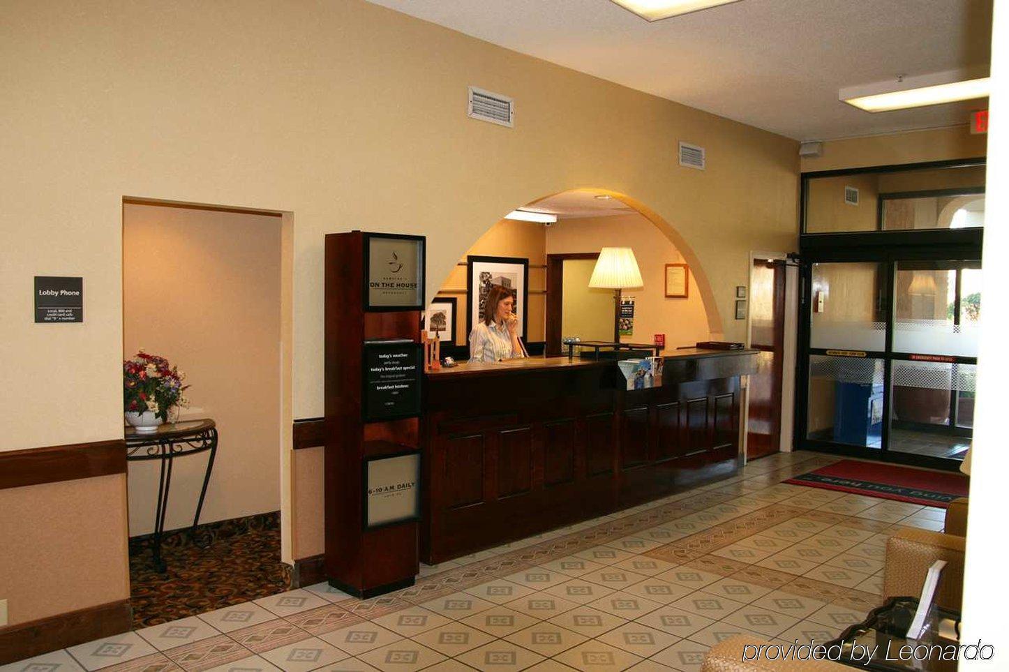 Hampton Inn Картърсвил Интериор снимка
