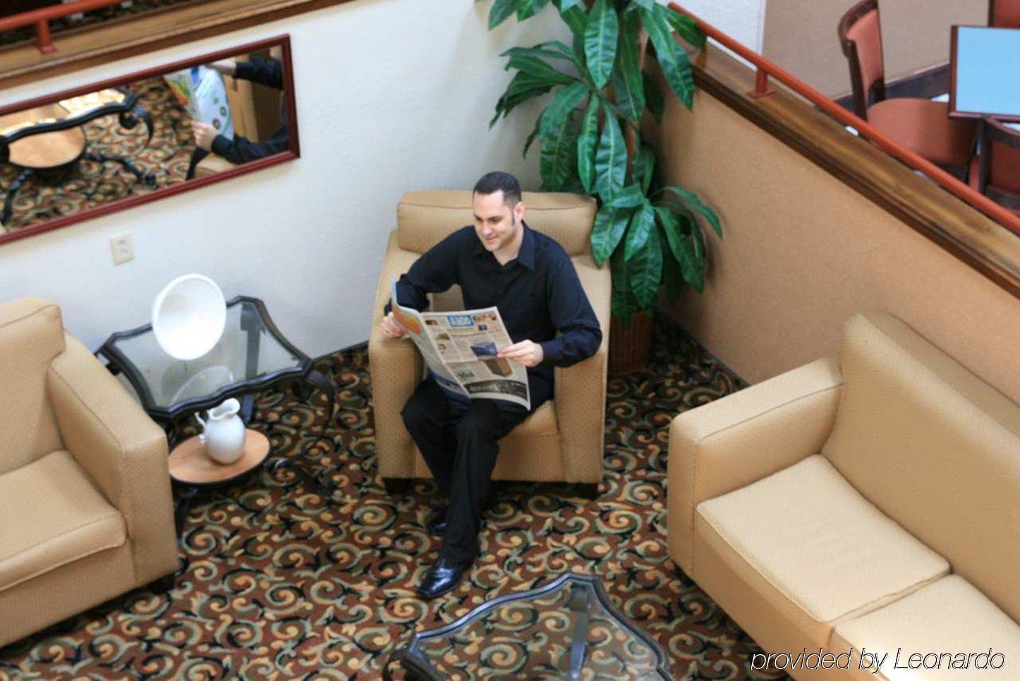 Hampton Inn Картърсвил Интериор снимка