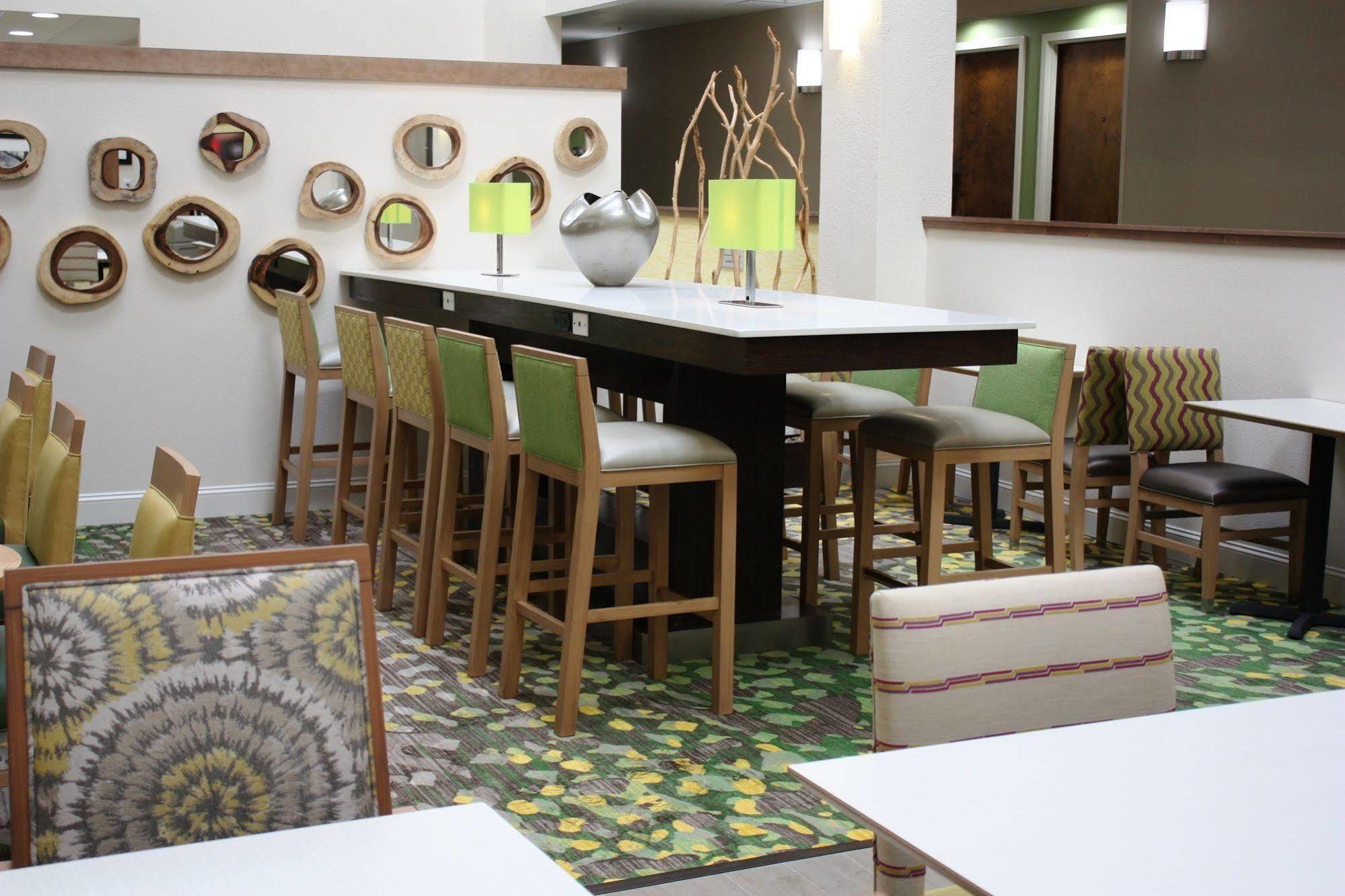 Hampton Inn Картърсвил Екстериор снимка